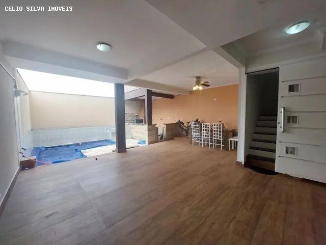 Casa à venda com 4 quartos, 150m² - Foto 3