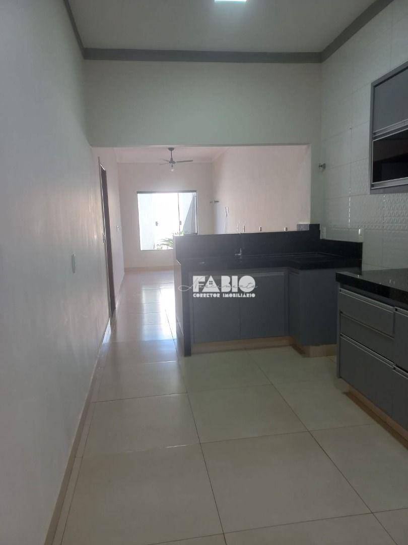 Casa à venda com 2 quartos, 170m² - Foto 12