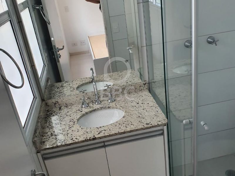 Apartamento para alugar com 2 quartos, 75m² - Foto 5