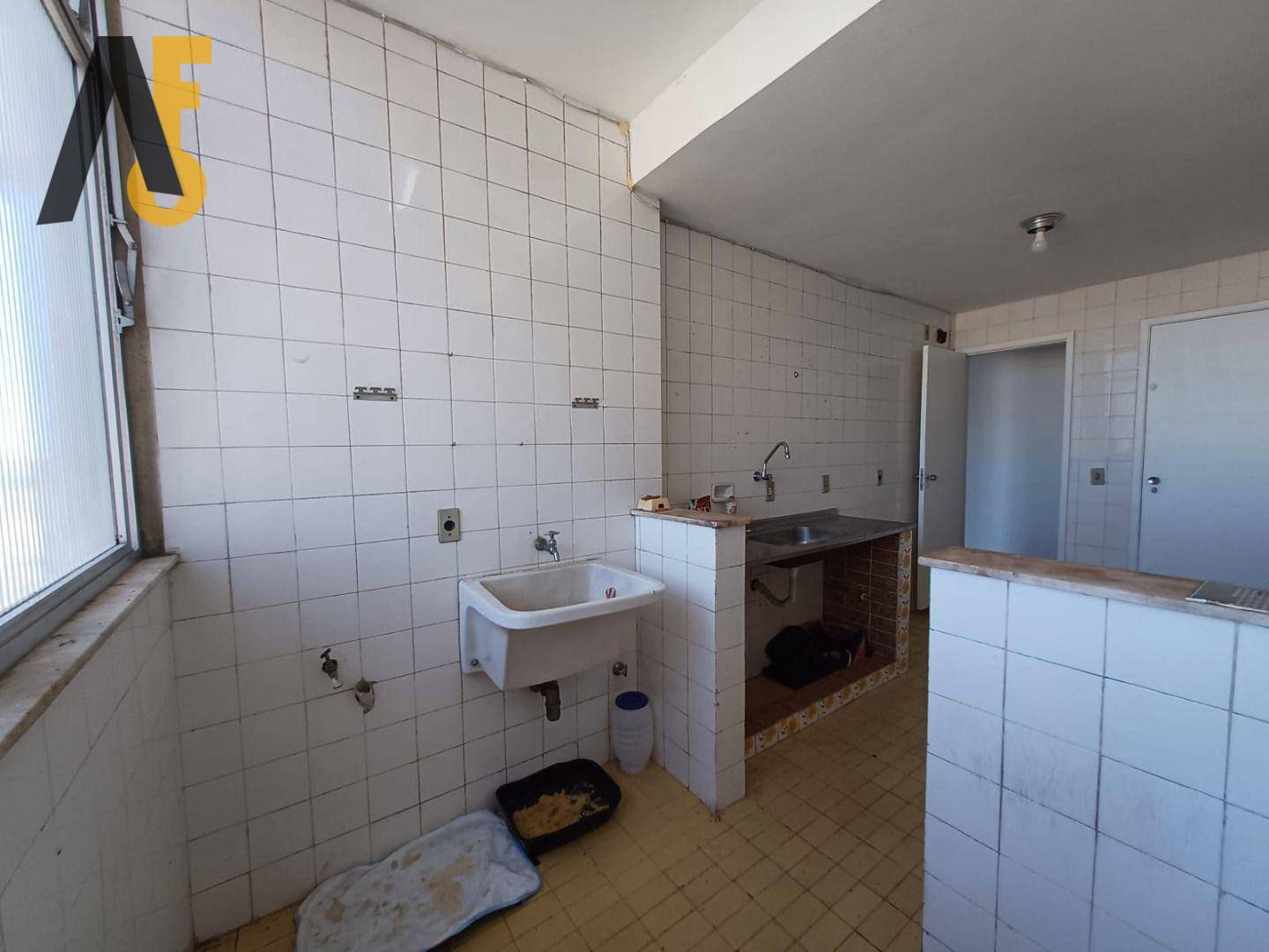 Apartamento à venda com 2 quartos, 85m² - Foto 11