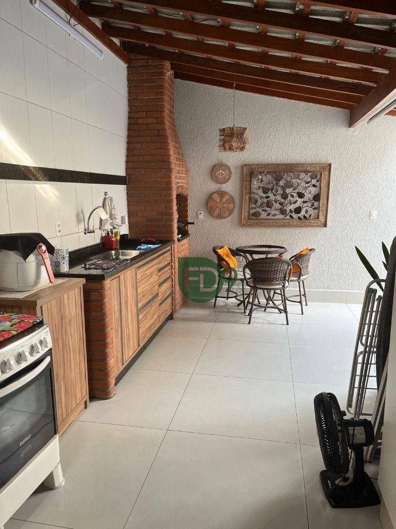 Casa à venda com 3 quartos, 130m² - Foto 1