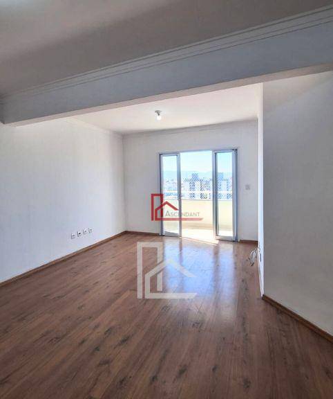 Apartamento à venda com 3 quartos, 115m² - Foto 1