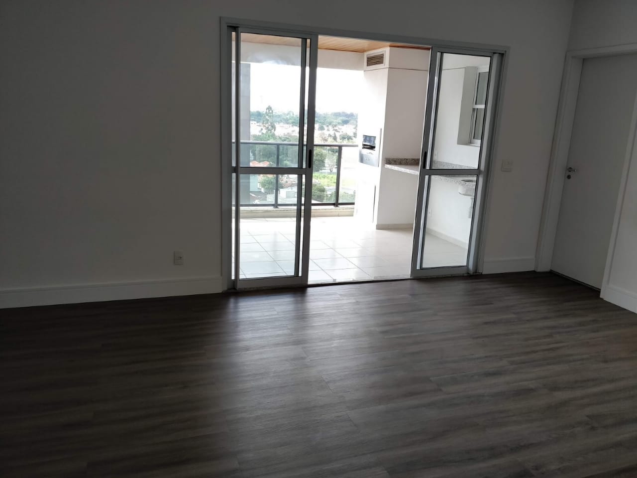 Apartamento à venda com 3 quartos, 105m² - Foto 1