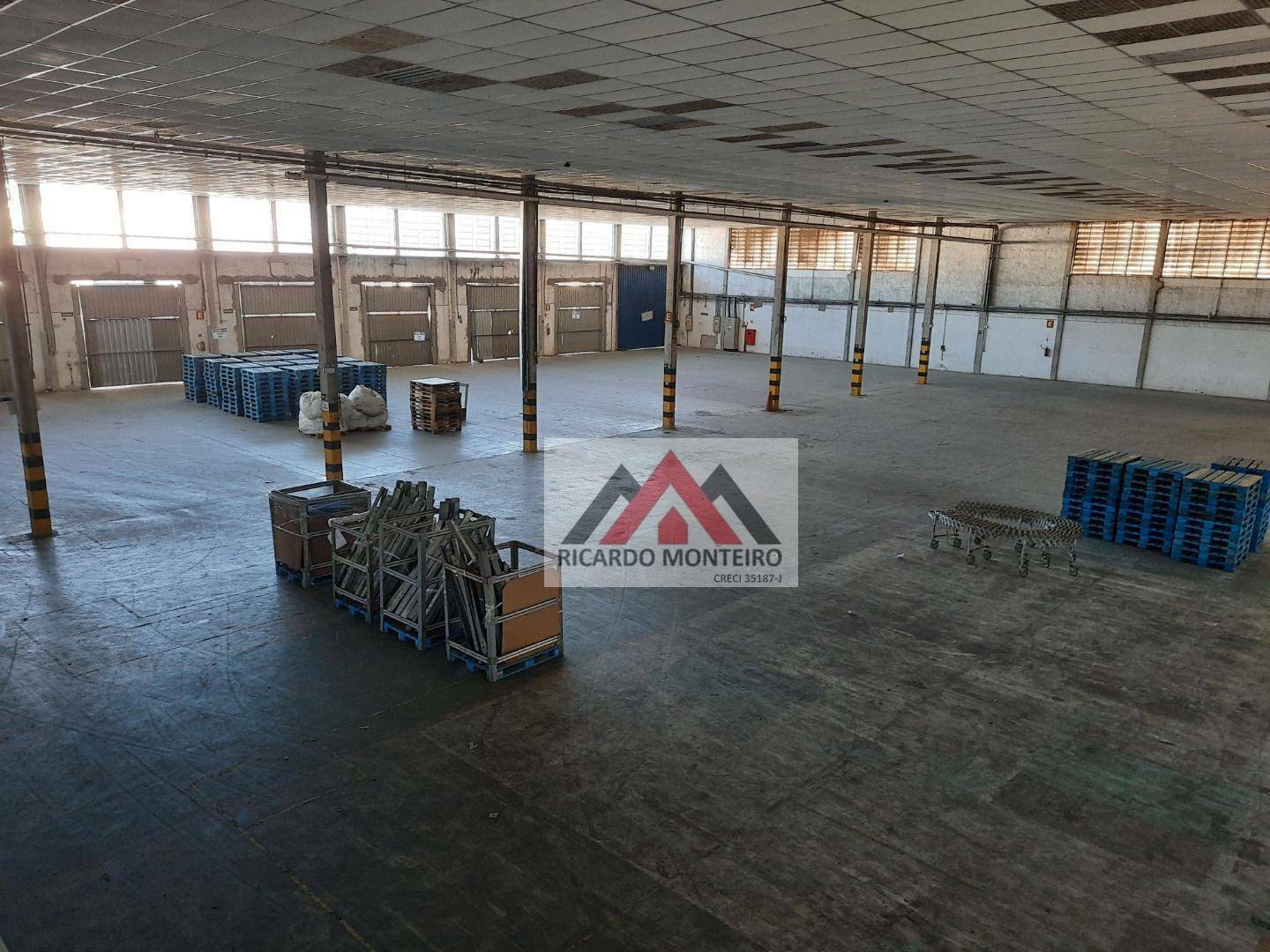 Depósito-Galpão-Armazém para alugar, 2500m² - Foto 31