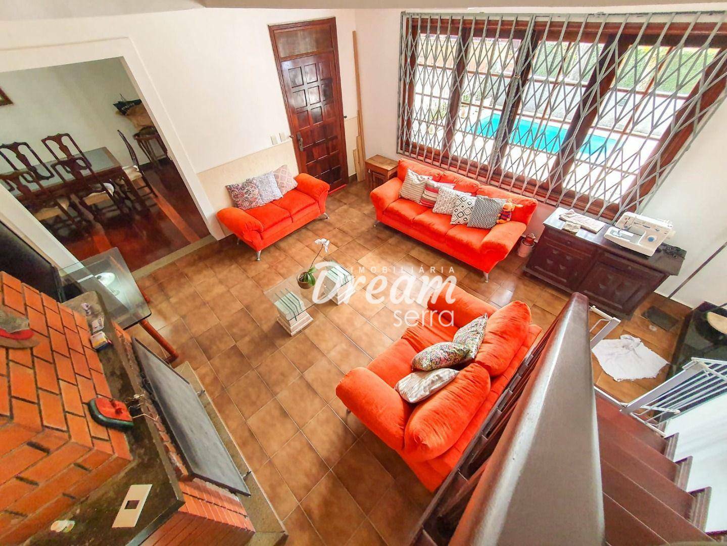 Casa à venda com 7 quartos, 340m² - Foto 3