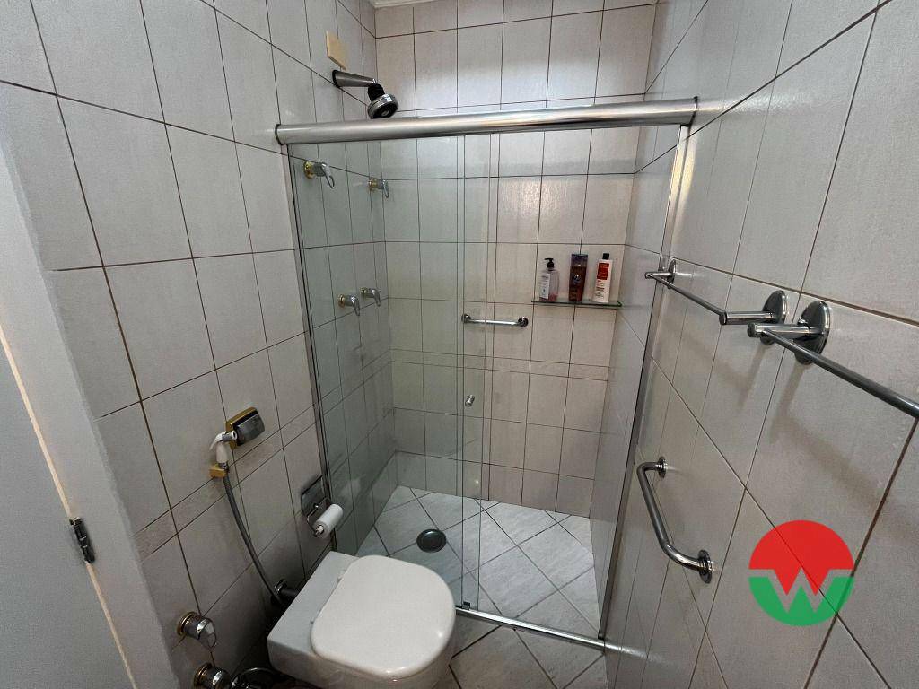 Casa de Condomínio para alugar com 5 quartos, 700m² - Foto 5