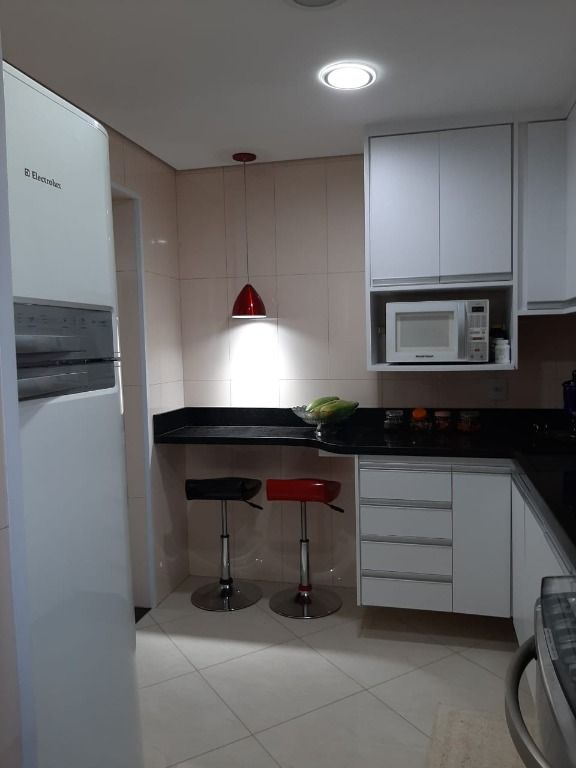 Apartamento à venda com 3 quartos, 74m² - Foto 10