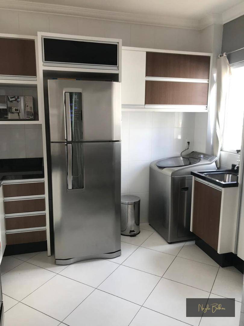 Apartamento à venda com 2 quartos, 64m² - Foto 3