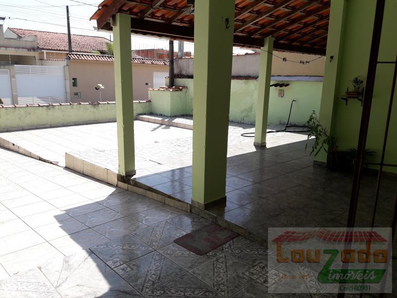 Casa à venda com 2 quartos, 250m² - Foto 2