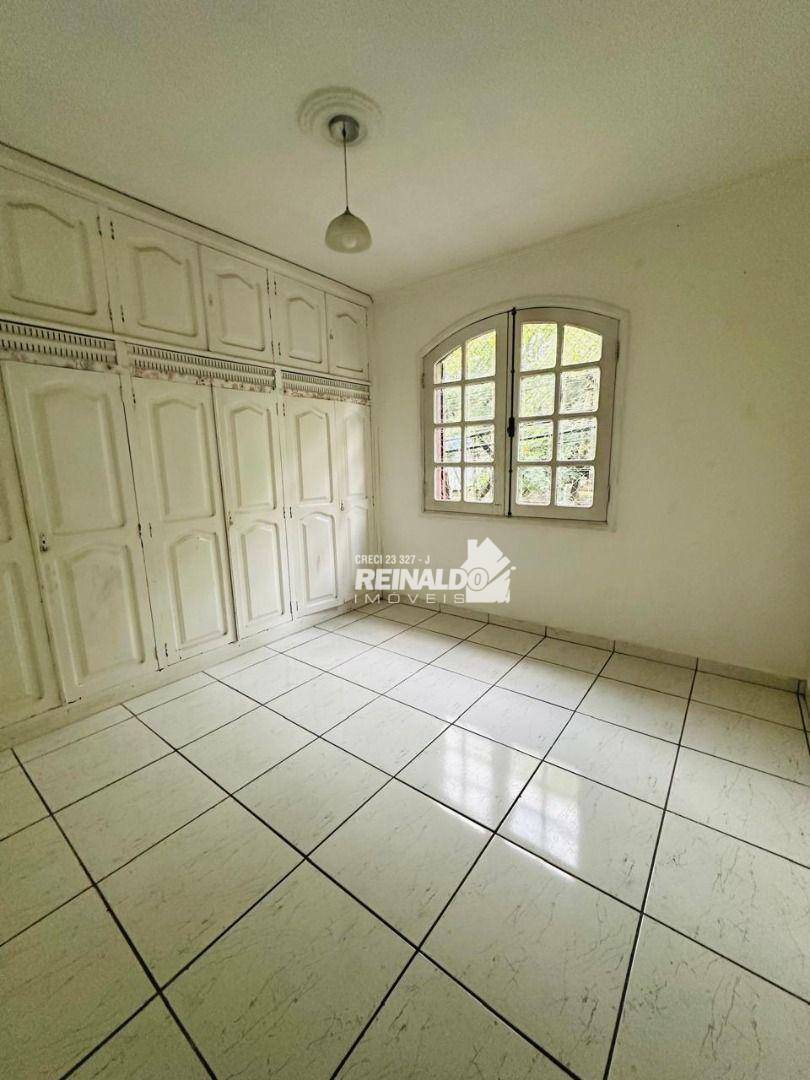 Casa para alugar com 3 quartos, 250m² - Foto 8