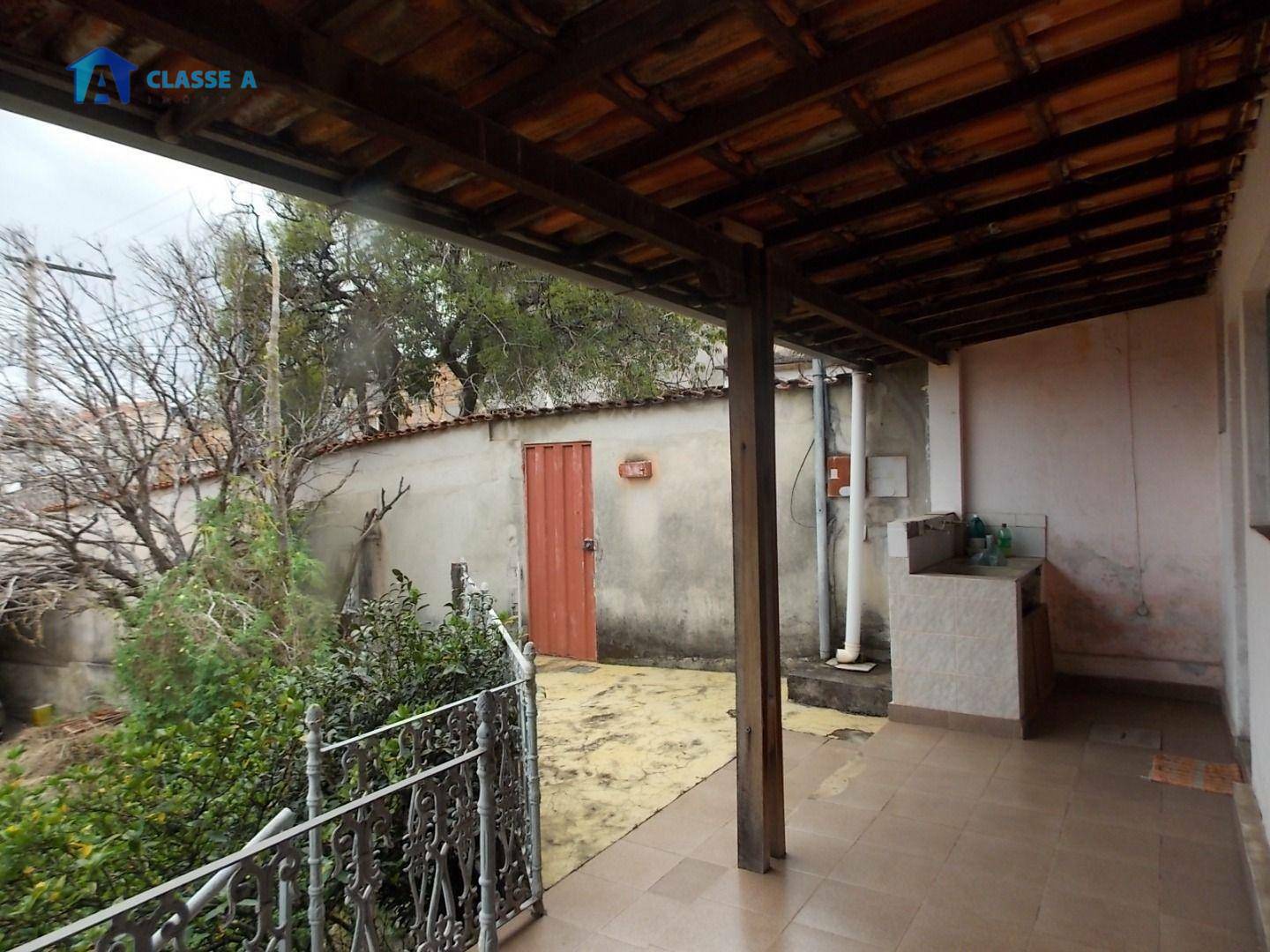 Casa à venda com 4 quartos, 200m² - Foto 18