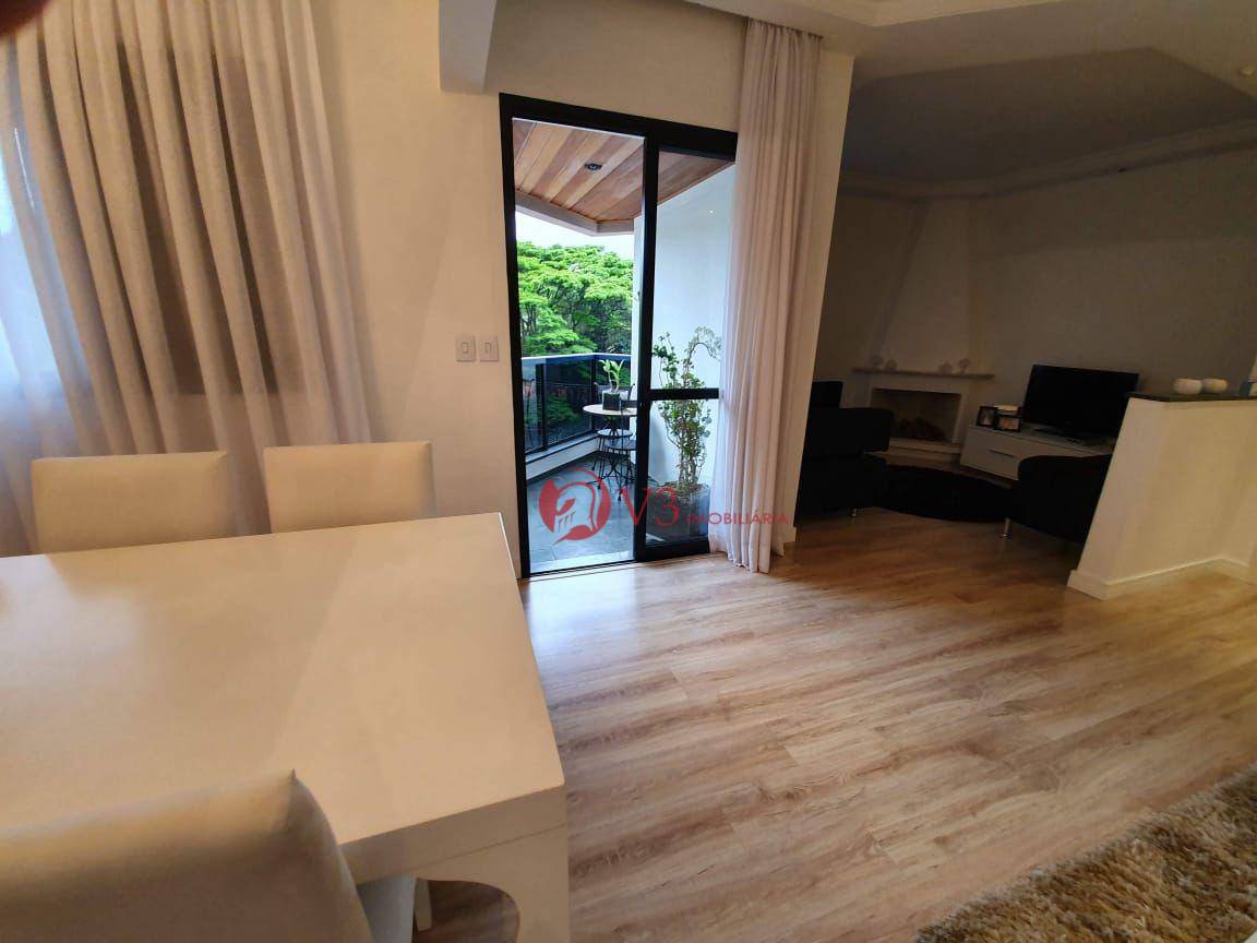 Apartamento à venda com 3 quartos, 137m² - Foto 2