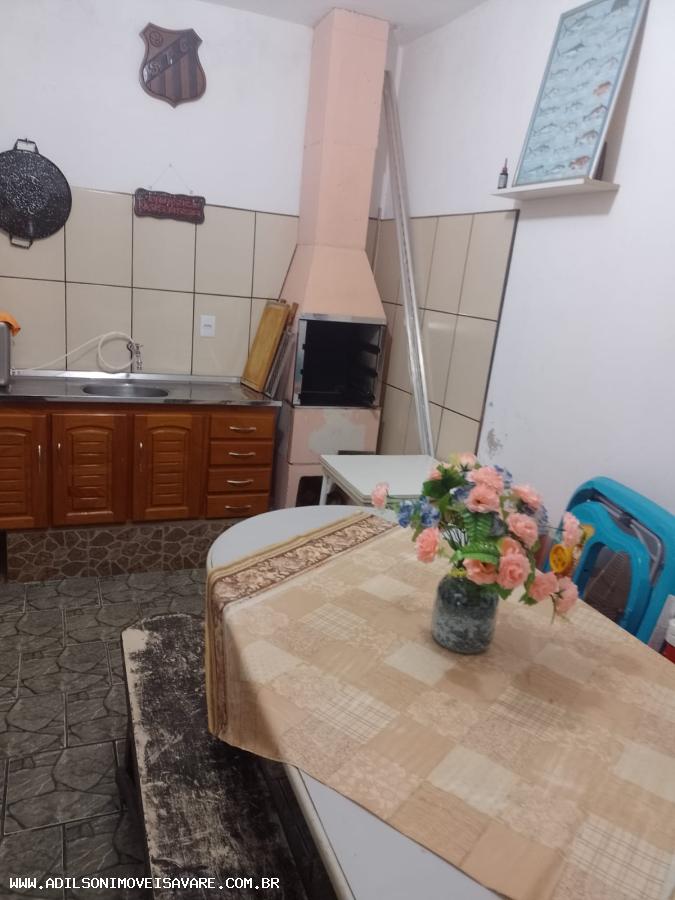 Casa à venda com 2 quartos, 200m² - Foto 1