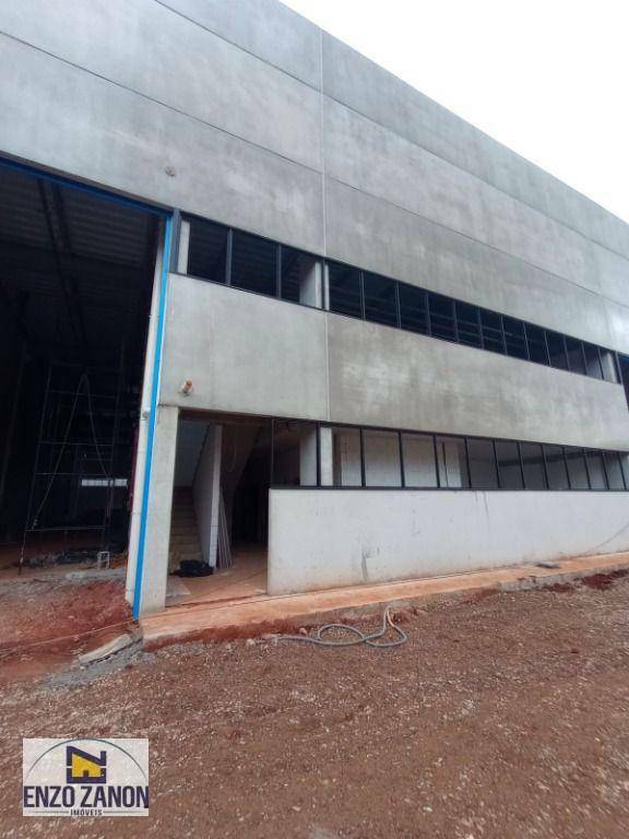 Depósito-Galpão-Armazém para alugar, 1550m² - Foto 1