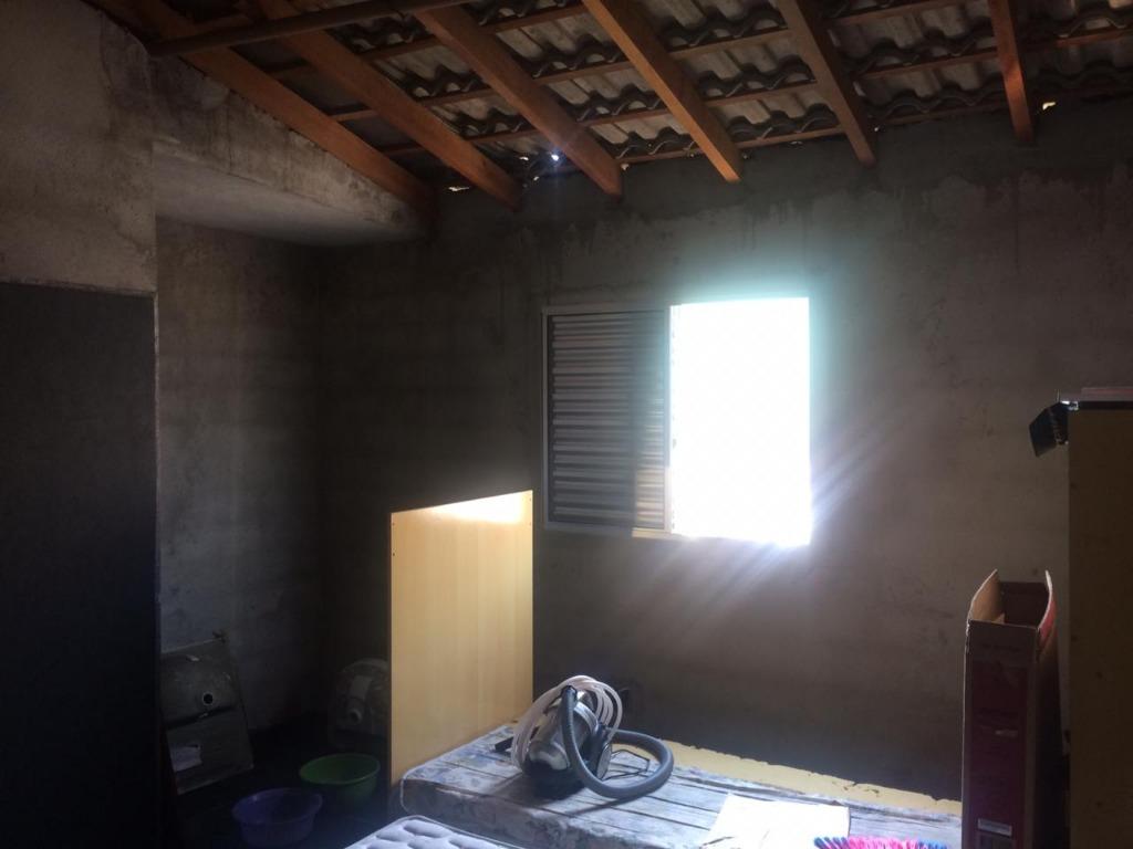 Casa à venda com 6 quartos, 200m² - Foto 13