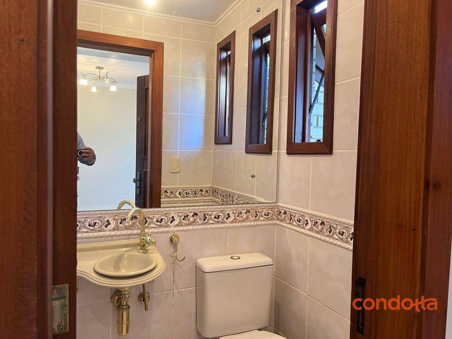 Casa para alugar com 4 quartos, 300m² - Foto 4