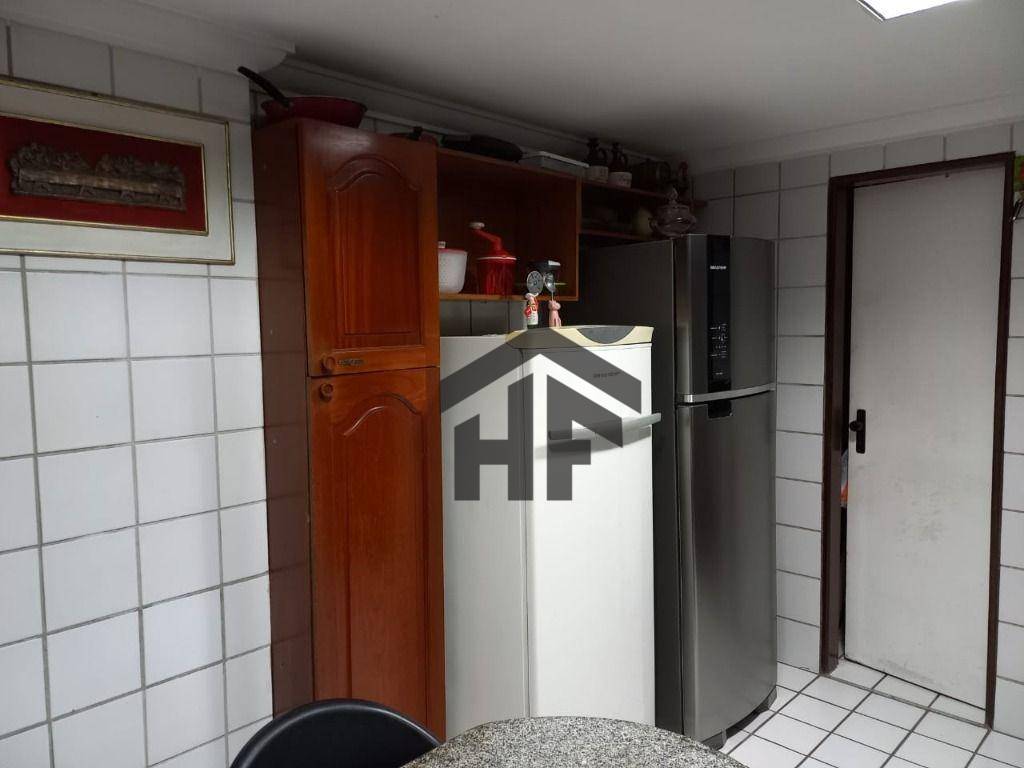 Apartamento à venda com 3 quartos, 154m² - Foto 6