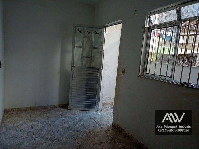 Casa à venda com 2 quartos, 72m² - Foto 2