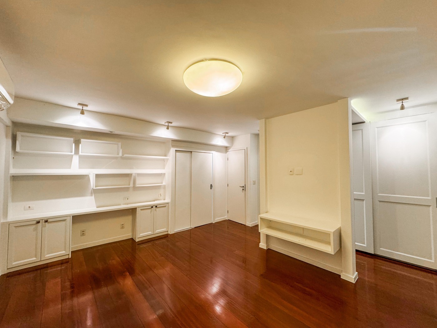Apartamento à venda com 3 quartos, 199m² - Foto 35