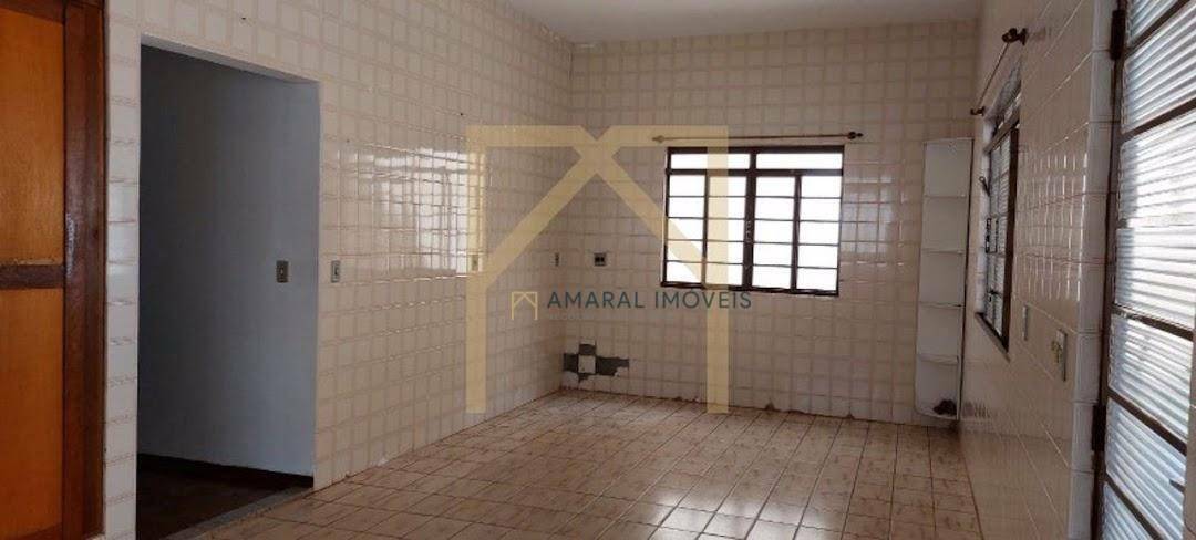 Casa à venda com 2 quartos, 140m² - Foto 13