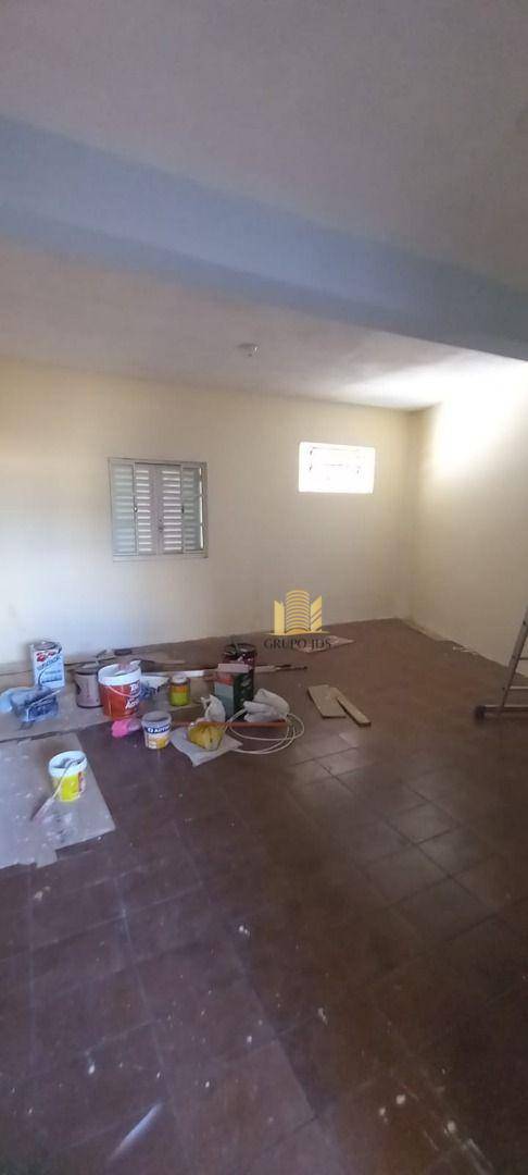 Casa à venda com 2 quartos, 200m² - Foto 4