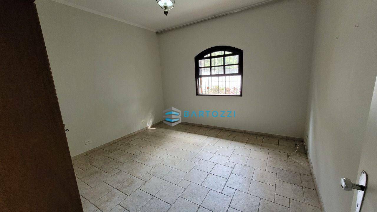 Casa à venda com 4 quartos, 244m² - Foto 11