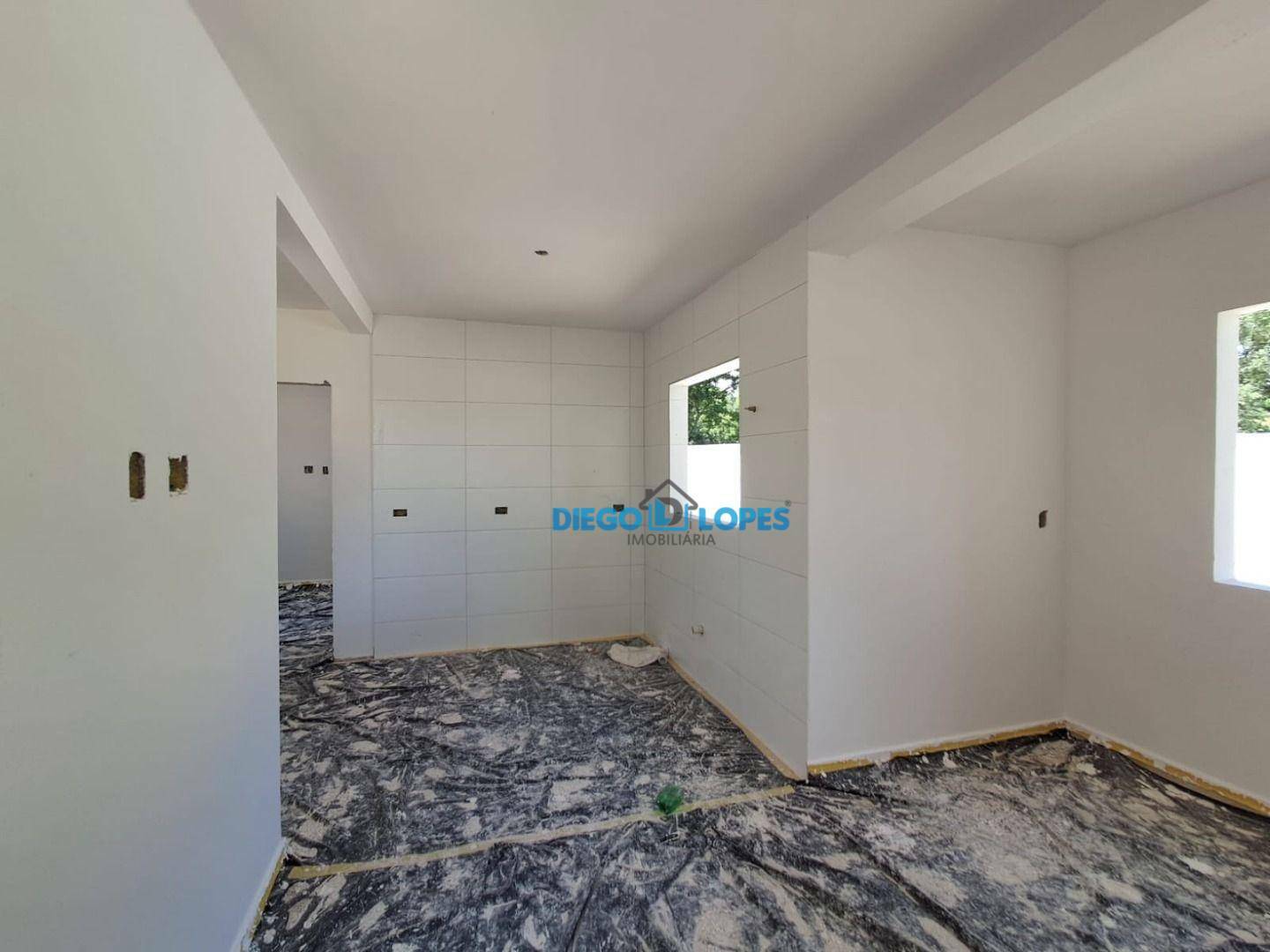 Casa à venda com 3 quartos, 65m² - Foto 4