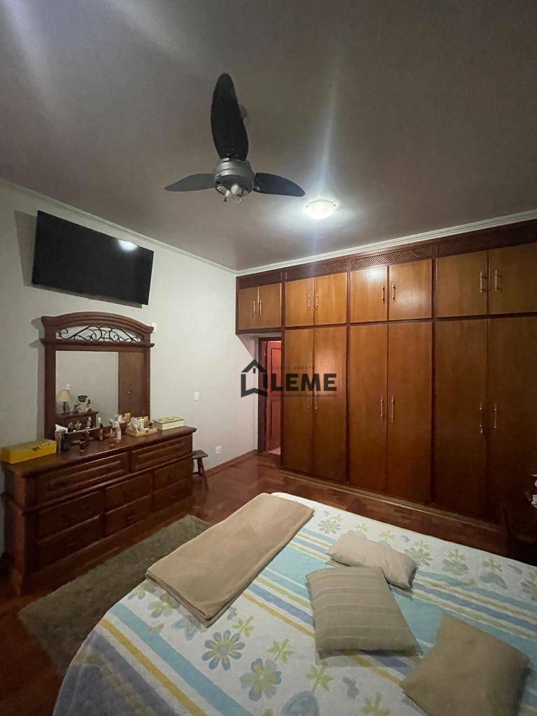 Casa à venda com 4 quartos, 368m² - Foto 12