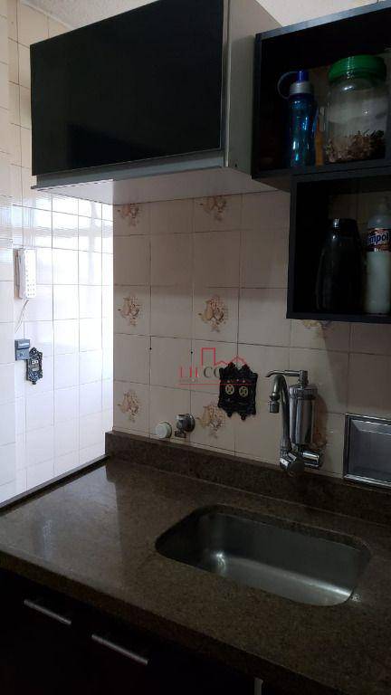 Apartamento à venda com 2 quartos, 56m² - Foto 13