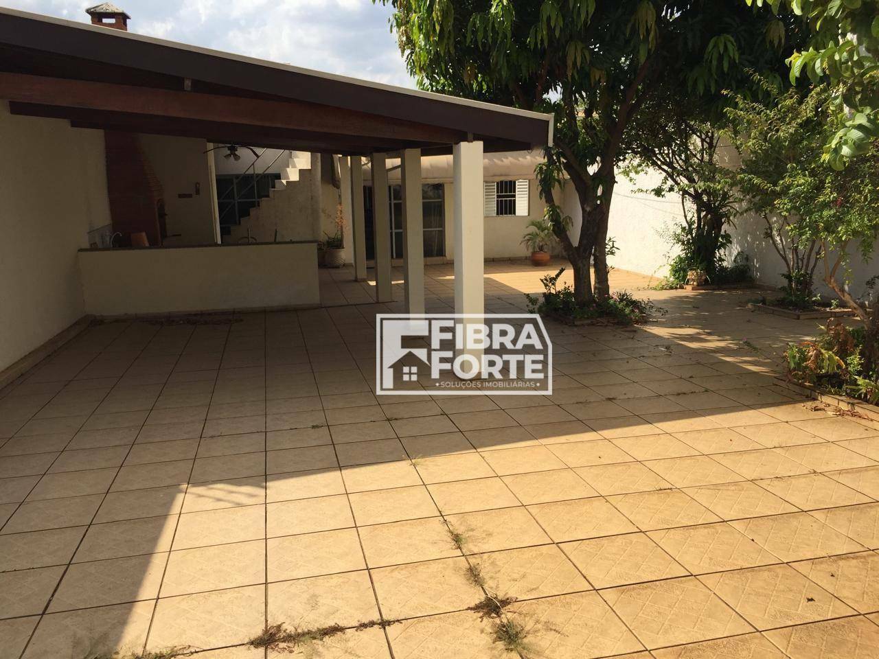 Casa para alugar com 2 quartos, 130m² - Foto 7