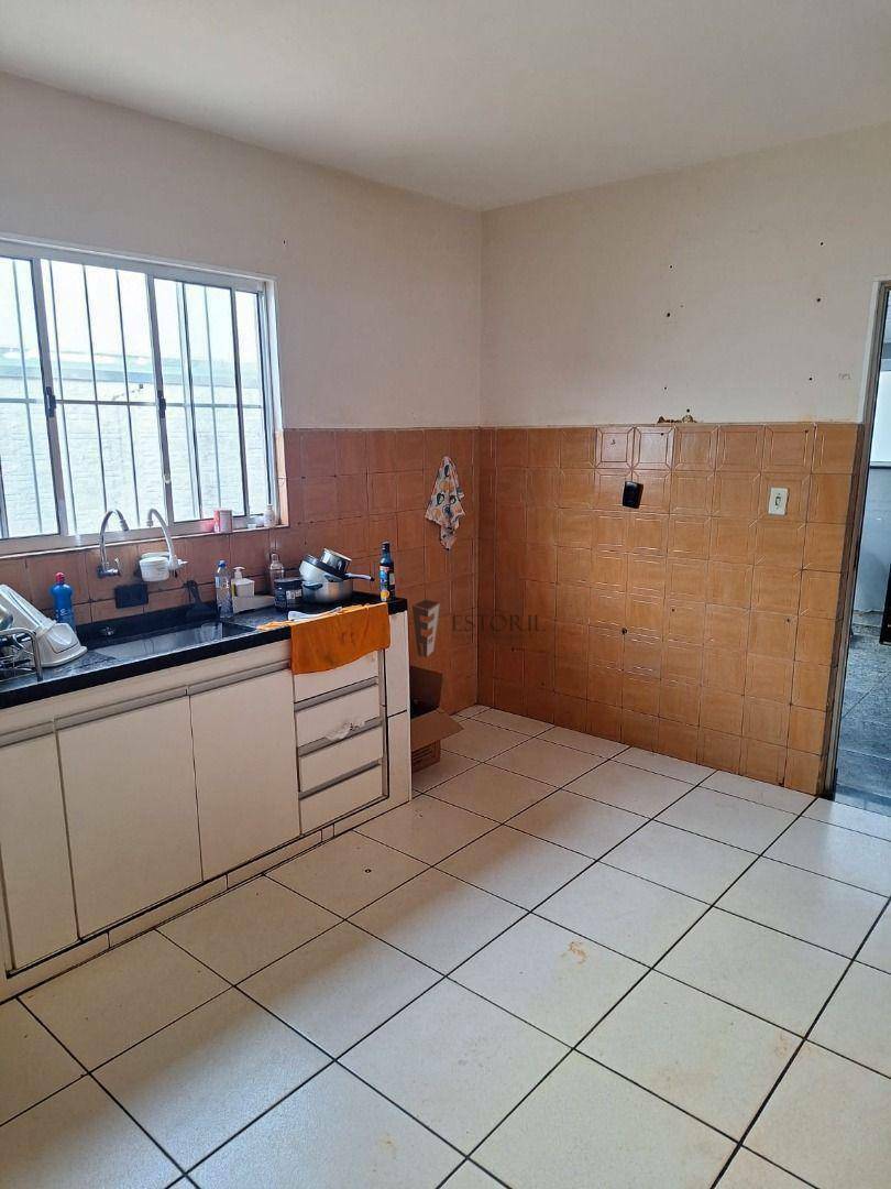 Casa à venda com 2 quartos, 100m² - Foto 5