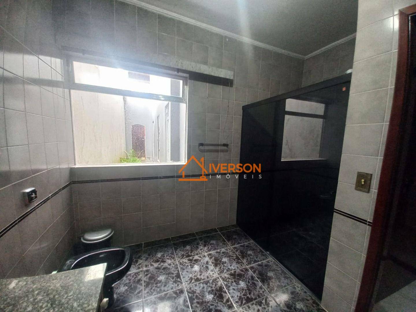 Sobrado à venda com 5 quartos, 300m² - Foto 33