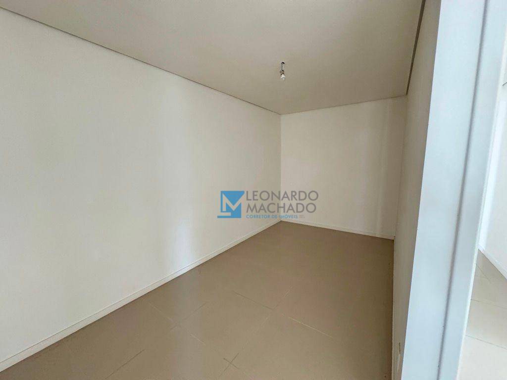 Apartamento à venda com 4 quartos, 230m² - Foto 19