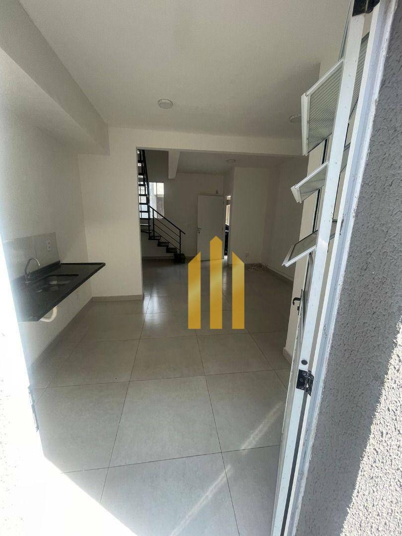 Sobrado para alugar com 2 quartos, 70m² - Foto 18