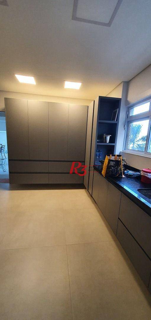 Apartamento para alugar com 4 quartos, 225m² - Foto 14