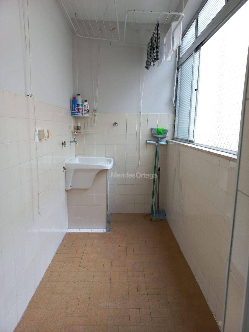 Apartamento para alugar com 2 quartos, 65m² - Foto 12