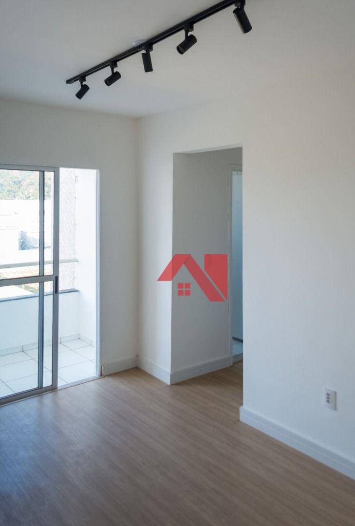 Apartamento à venda com 2 quartos, 65m² - Foto 4