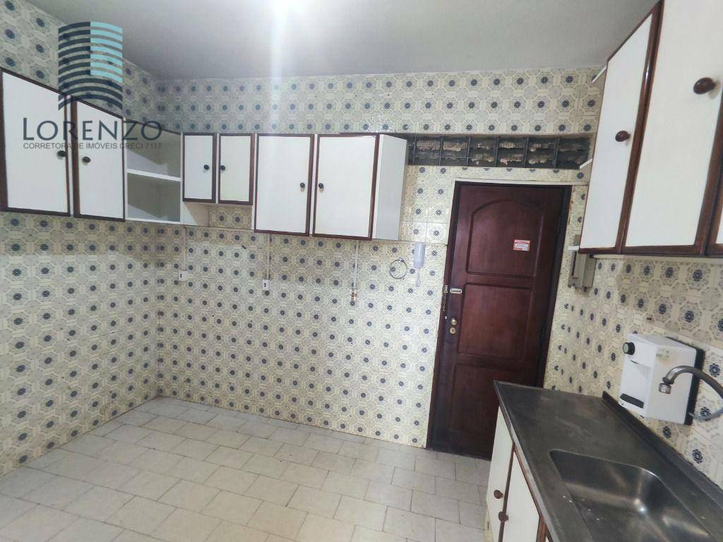 Apartamento para alugar com 3 quartos, 120m² - Foto 17