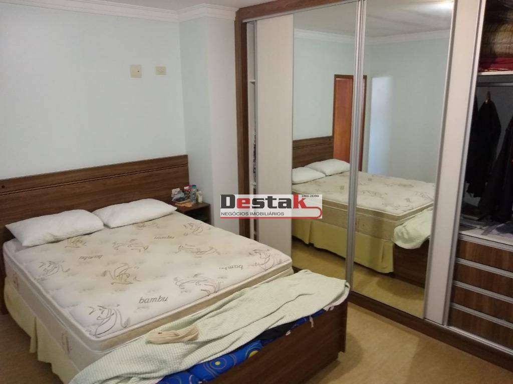 Sobrado à venda com 3 quartos, 210m² - Foto 19