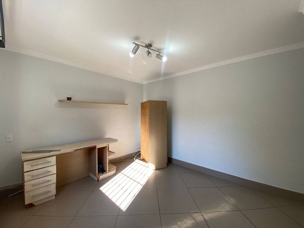 Sobrado à venda e aluguel com 3 quartos, 244m² - Foto 14