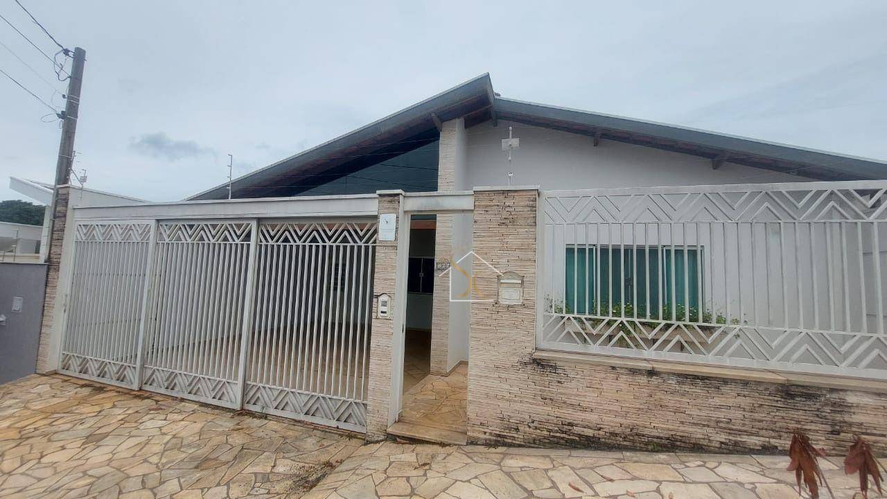 Casa à venda e aluguel com 3 quartos, 182m² - Foto 1