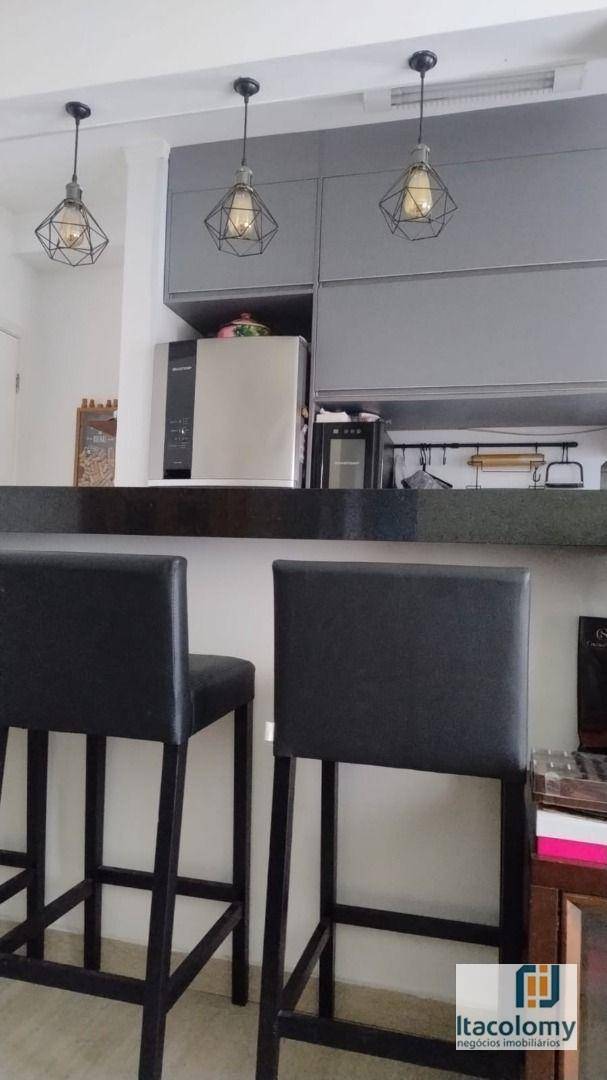 Apartamento à venda com 2 quartos, 57m² - Foto 1