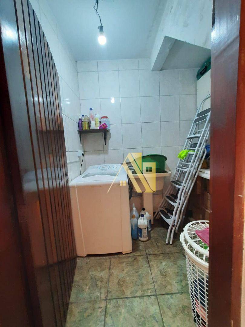 Sobrado à venda com 3 quartos, 180m² - Foto 3