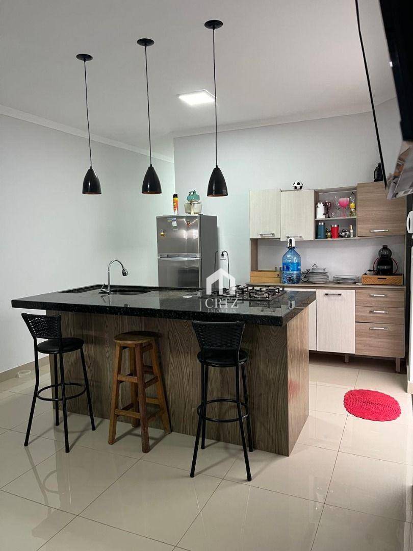 Casa à venda com 2 quartos, 96m² - Foto 1