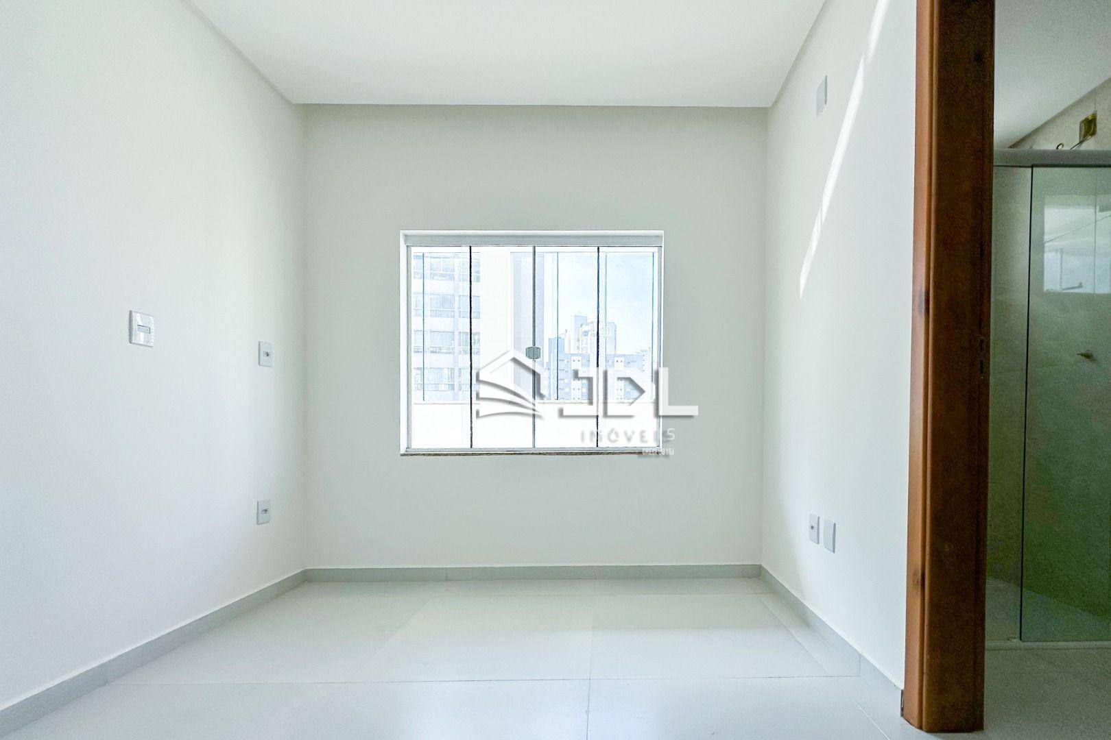 Casa à venda e aluguel com 4 quartos, 300m² - Foto 15