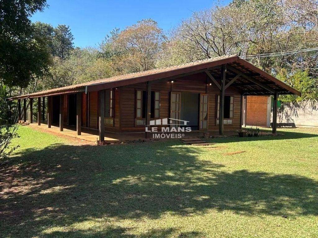 Chácara, 3 quartos, 2200 m² - Foto 1