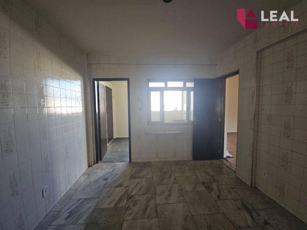 Apartamento para alugar com 3 quartos, 110m² - Foto 7