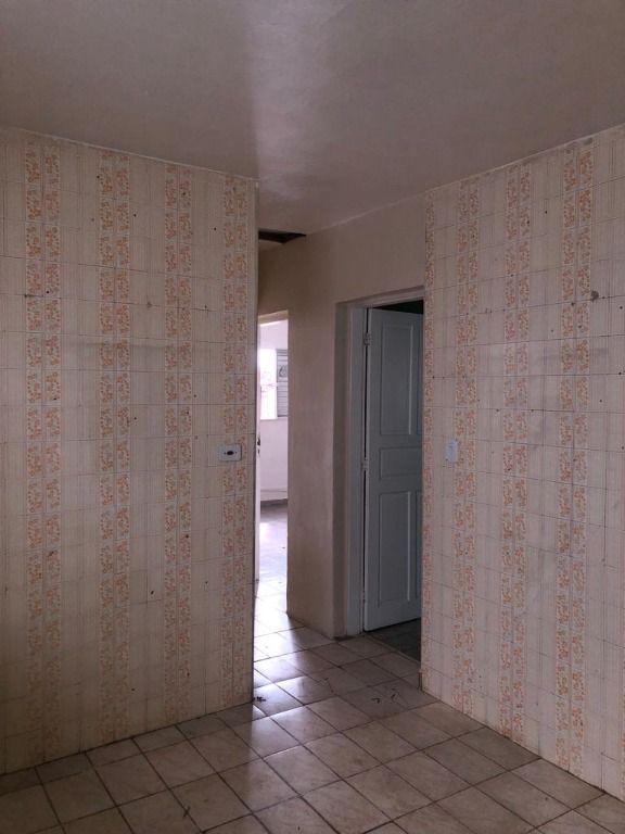 Casa à venda com 7 quartos, 250m² - Foto 28