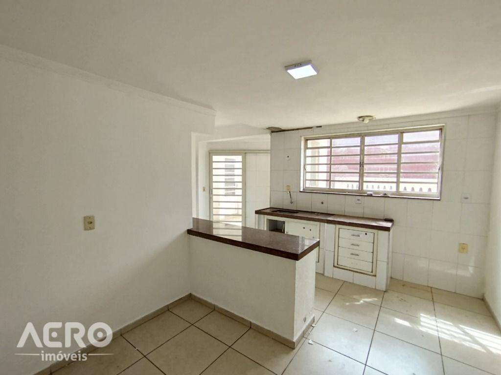 Casa, 4 quartos, 292 m² - Foto 5
