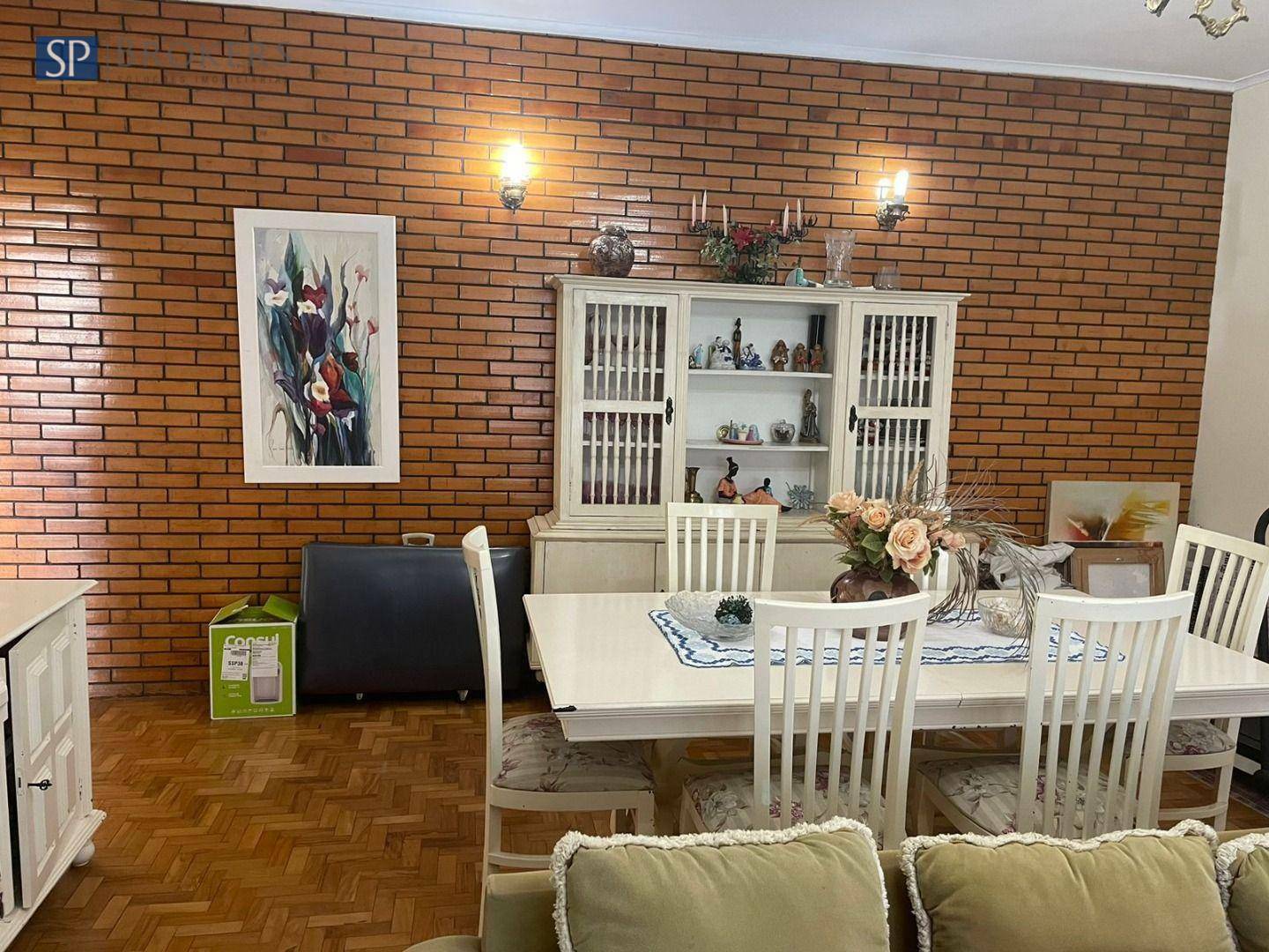 Casa à venda com 3 quartos, 210m² - Foto 2